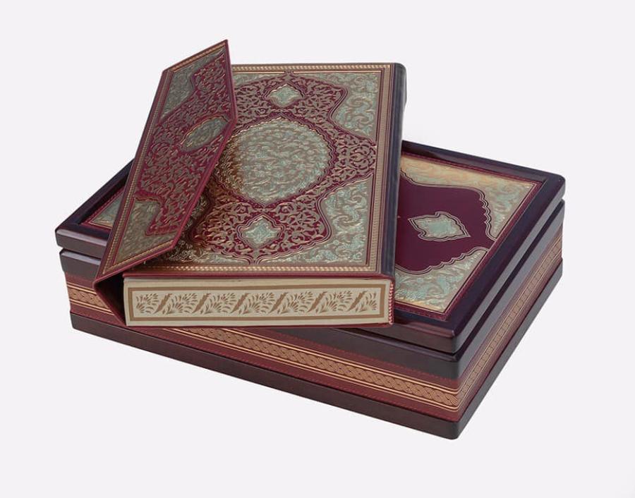 ŞEKERZADE SEYYİD MEHMED EFENDİ MUSHAFI (Ahşap Kutulu)