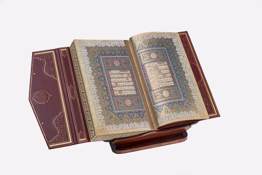 ŞEKERZADE SEYYİD MEHMED EFENDİ MUSHAFI (Ahşap Kutulu)